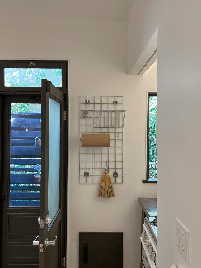 Building Photo - 234 Columbia Pl