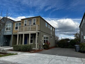 Building Photo - 2042 Ravello Way