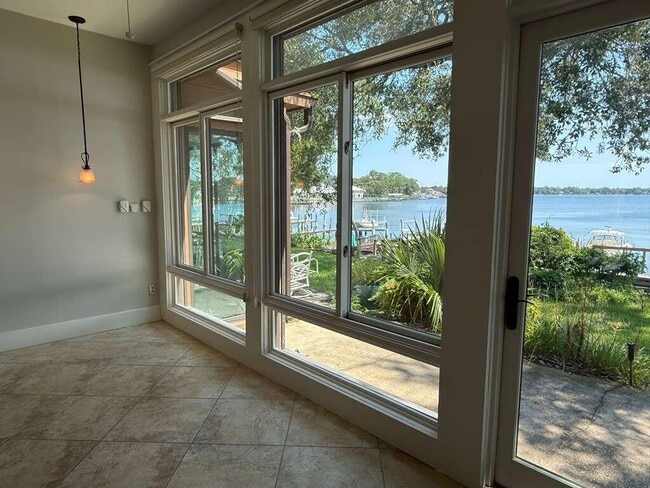 Building Photo - 806 Regatta Dr