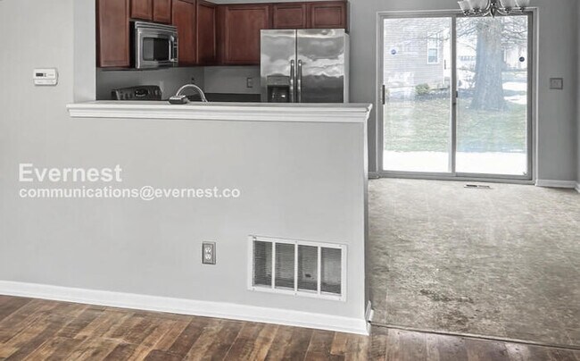 Building Photo - 2 Bed/2.5 Bath Condo with Garage / Pet-Friendly / Available Now!