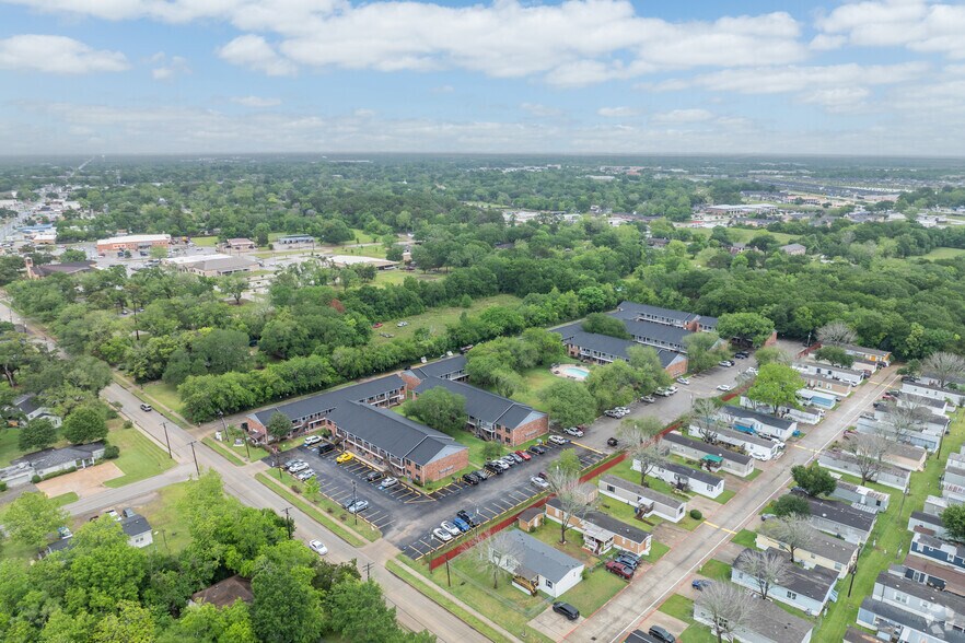 Aerial Photo - Oaks at Mustang