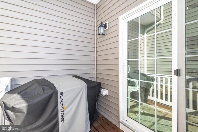 Building Photo - 41 Barnes Wy