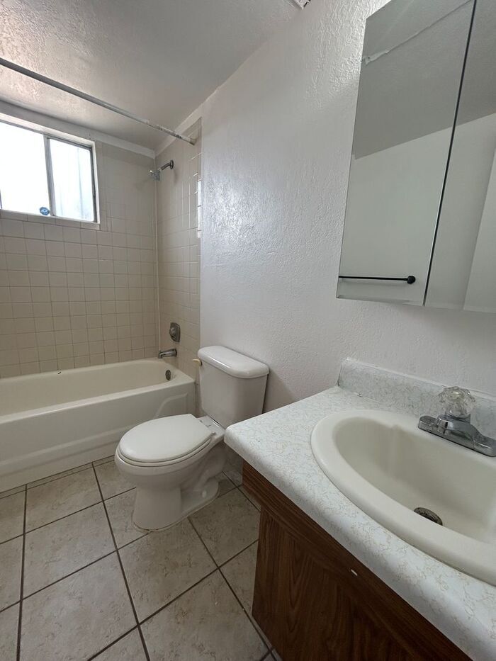 Building Photo - 2767 N Edith Blvd
