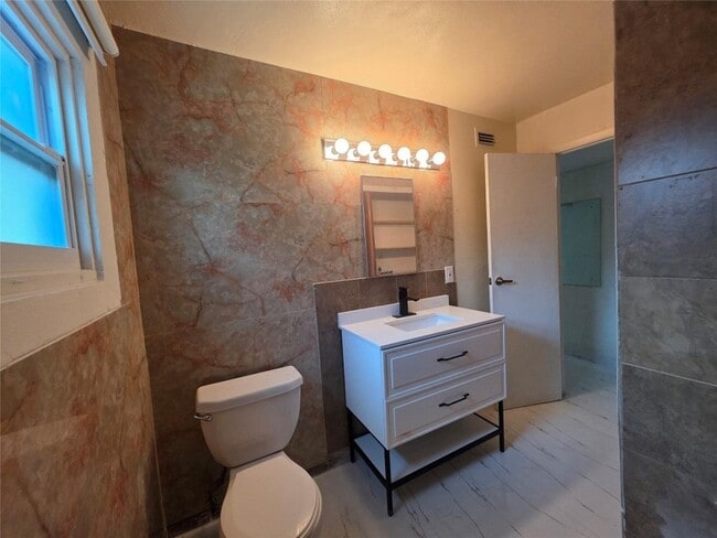 Building Photo - 1751 NW 29th Terrace