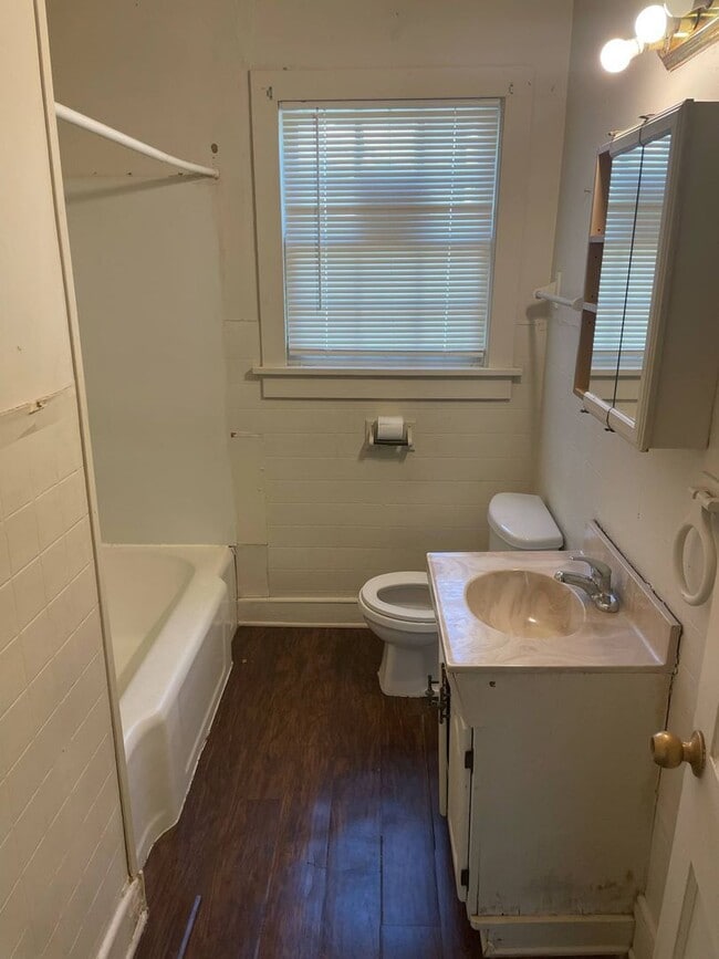 Building Photo - Section 8/Housing Voucher Accepted. MINDEN...