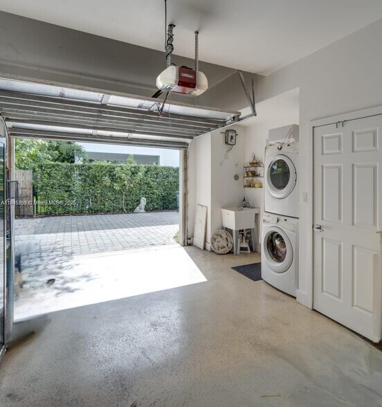 Building Photo - 106 Florida Ave