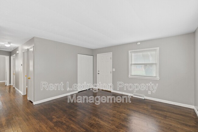 Building Photo - 328 Harvard Dr