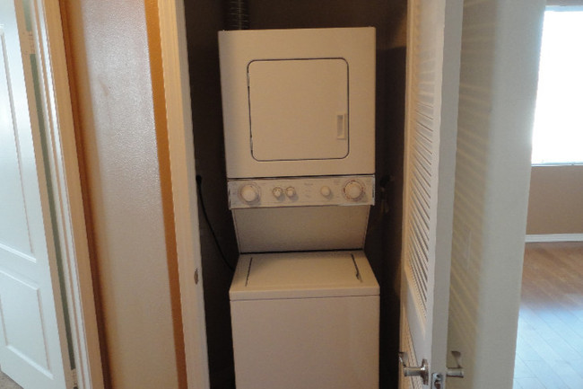 Washer/ dryer - 2750 Artesia Blvd