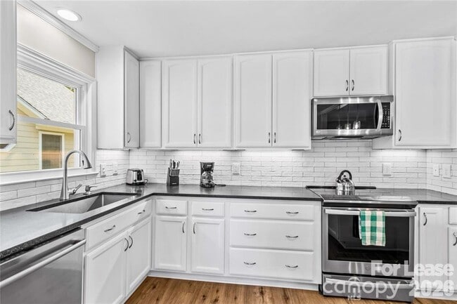 Building Photo - 21112 Rio Oro Dr