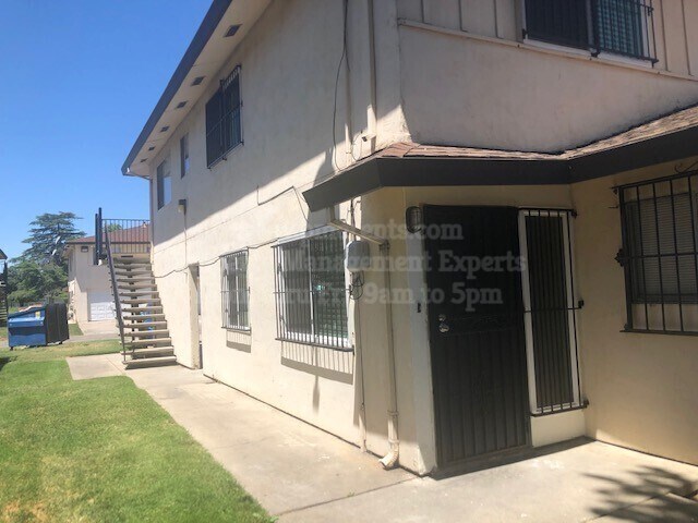 Building Photo - 1235 Pinetree Dr