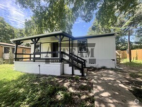 Building Photo - Fully Remodeled 2 Bedroom 2 Bathroom
