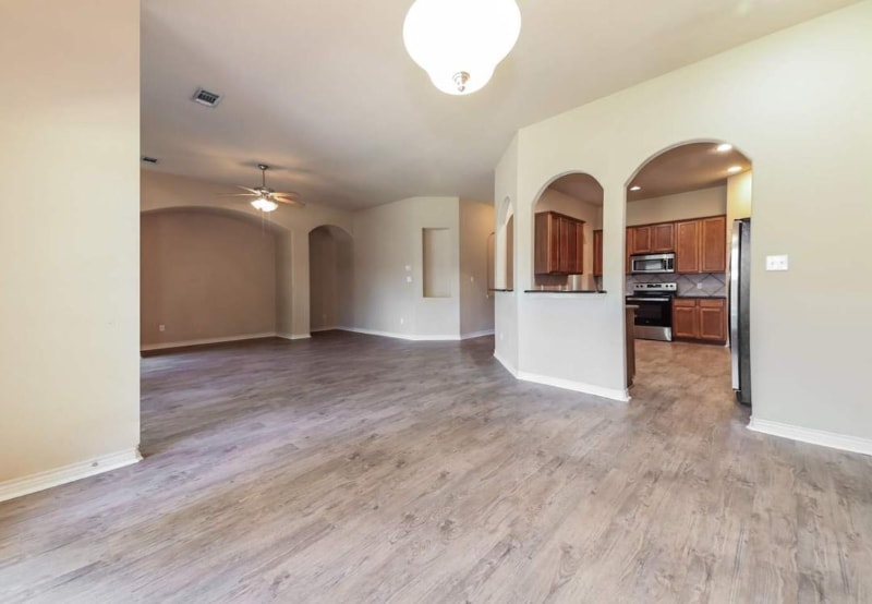 Building Photo - 9148 Clairemont Ln