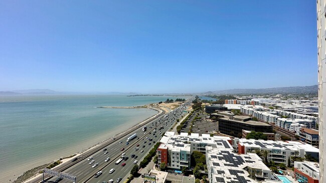 Primary Photo - Stunning views of SF and the Bay from the ...