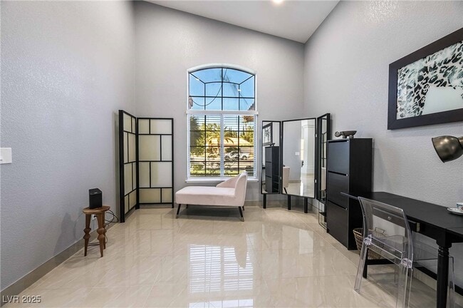 Building Photo - 1400 Castle Crest Dr