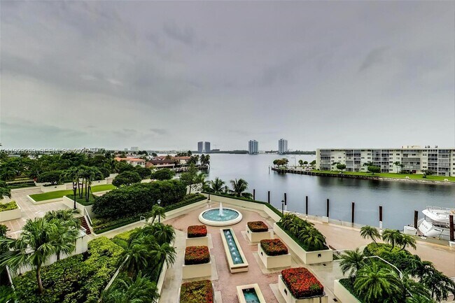 Building Photo - 1000 W Island Blvd