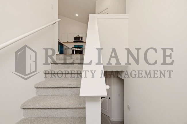 Building Photo - 5249 N Pinecrest Ct