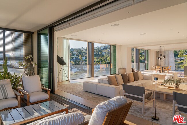 Building Photo - 9040 Sunset Blvd
