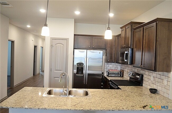 Building Photo - 334 Grn Valley Dr