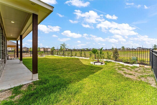 Building Photo - 570 Long Beach Bay Dr