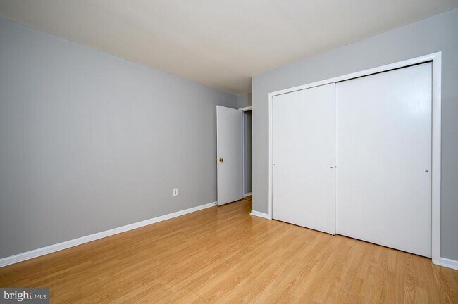 Building Photo - 115 Cascade Ct