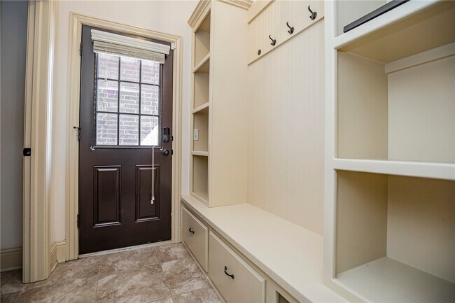 Building Photo - 4605 Willowridge Way