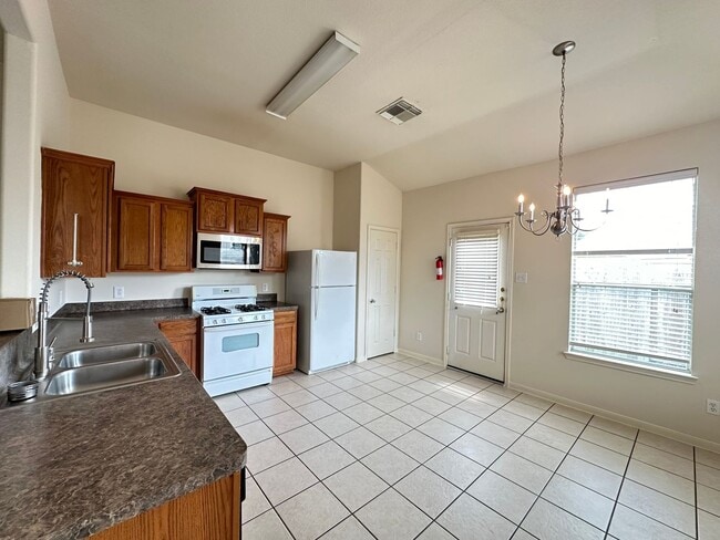 Building Photo - Great Opportunity in Cypress!