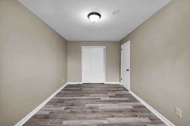 Building Photo - 3873 E Galbraith Rd