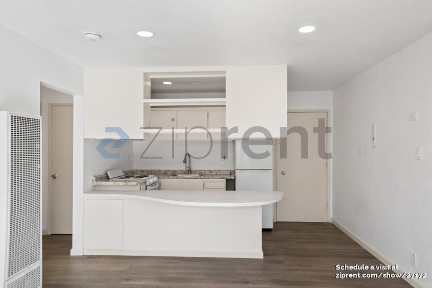 Building Photo - 474 90th St