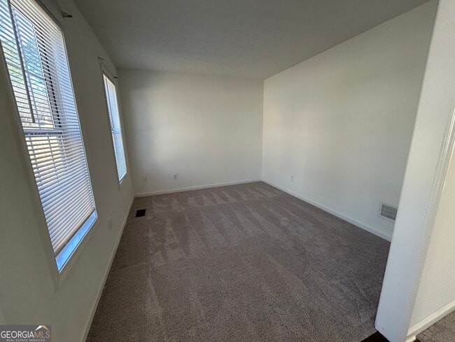 Building Photo - 2022 Whitfield Ln