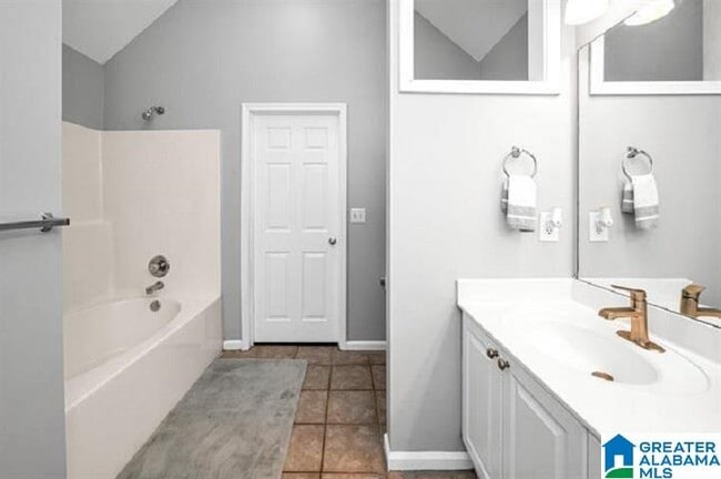 Building Photo - 106 Hidden Creek Cove