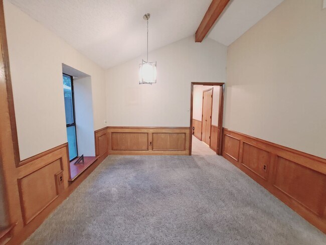 Building Photo - Cozy & Affordable 2 Bedroom in Carrollton!