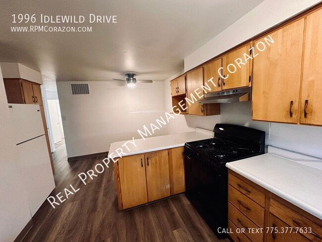 Building Photo - 2 Bedroom, 1 Bath, 1 Car Garage Apartment ...