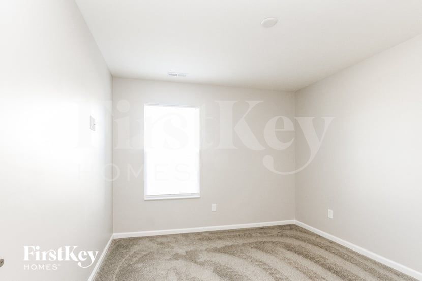 Building Photo - 8154 Brookville Wy
