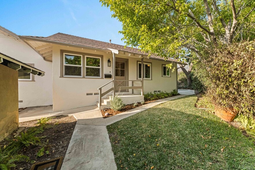 Building Photo - 3205 Fairesta St