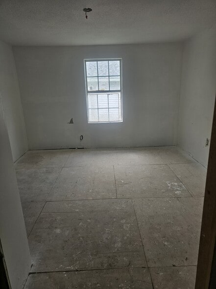 Building Photo - 107 Bell St