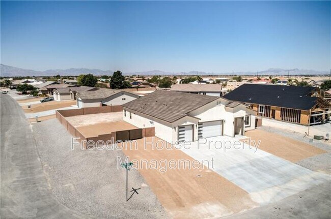 Building Photo - 6380 Waterford St