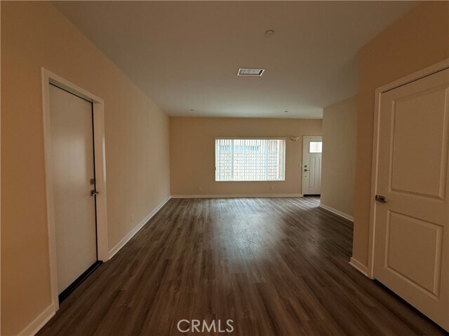 Building Photo - 242 S Redwood Ave