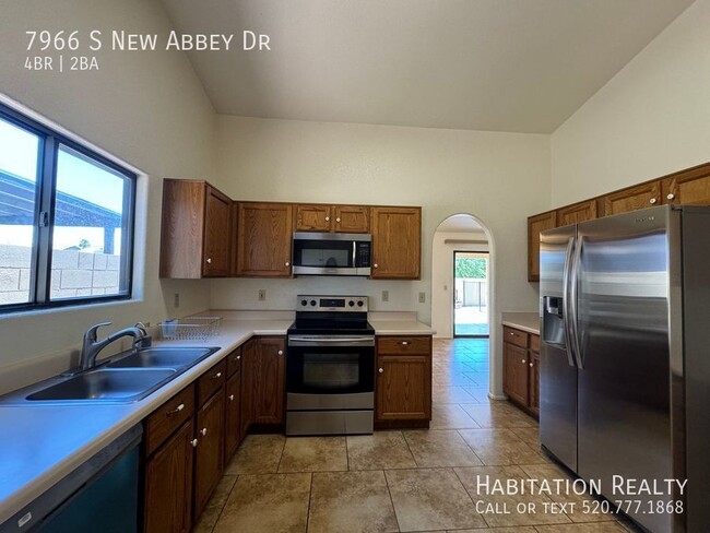 Building Photo - 7966 S New Abbey Dr