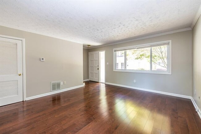 Building Photo - 120 Biscayne Dr NW