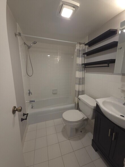 Building Photo - 5201 Duke St