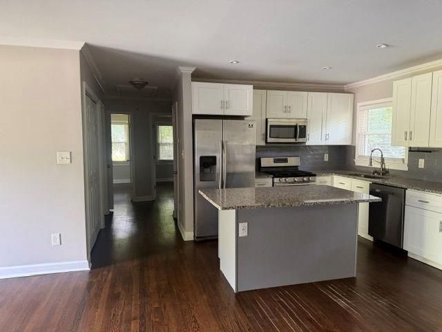 Building Photo - 3155 Beech Dr