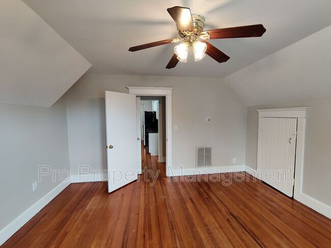 Building Photo - 35 Fairfield St