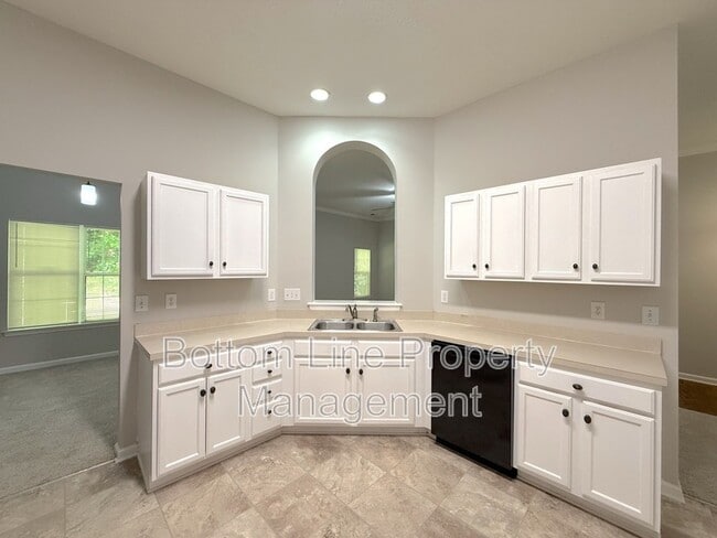 Building Photo - 1020 Stinson Glen Ln