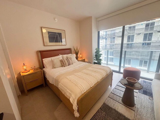 Building Photo - 11 NE 6th St