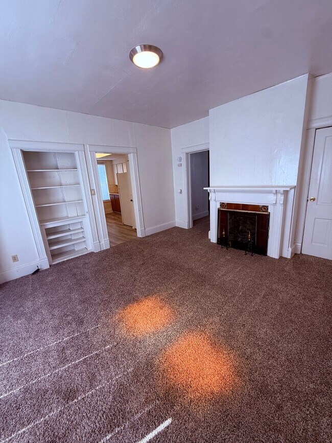 Building Photo - 4516 3rd Ave