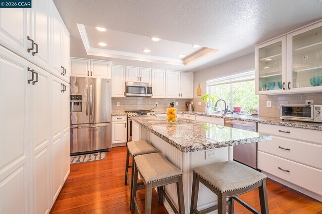 Building Photo - 1304 Saddlehill Ln