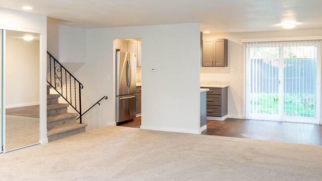 dining area/kitchen - 7010 40th St W