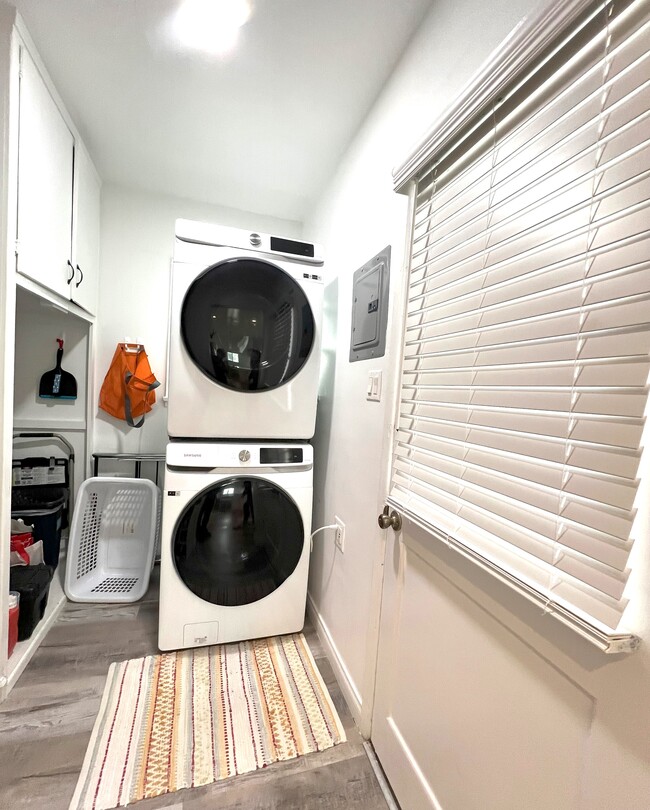 Washer-Dryer-included - 340 Calle Miramar