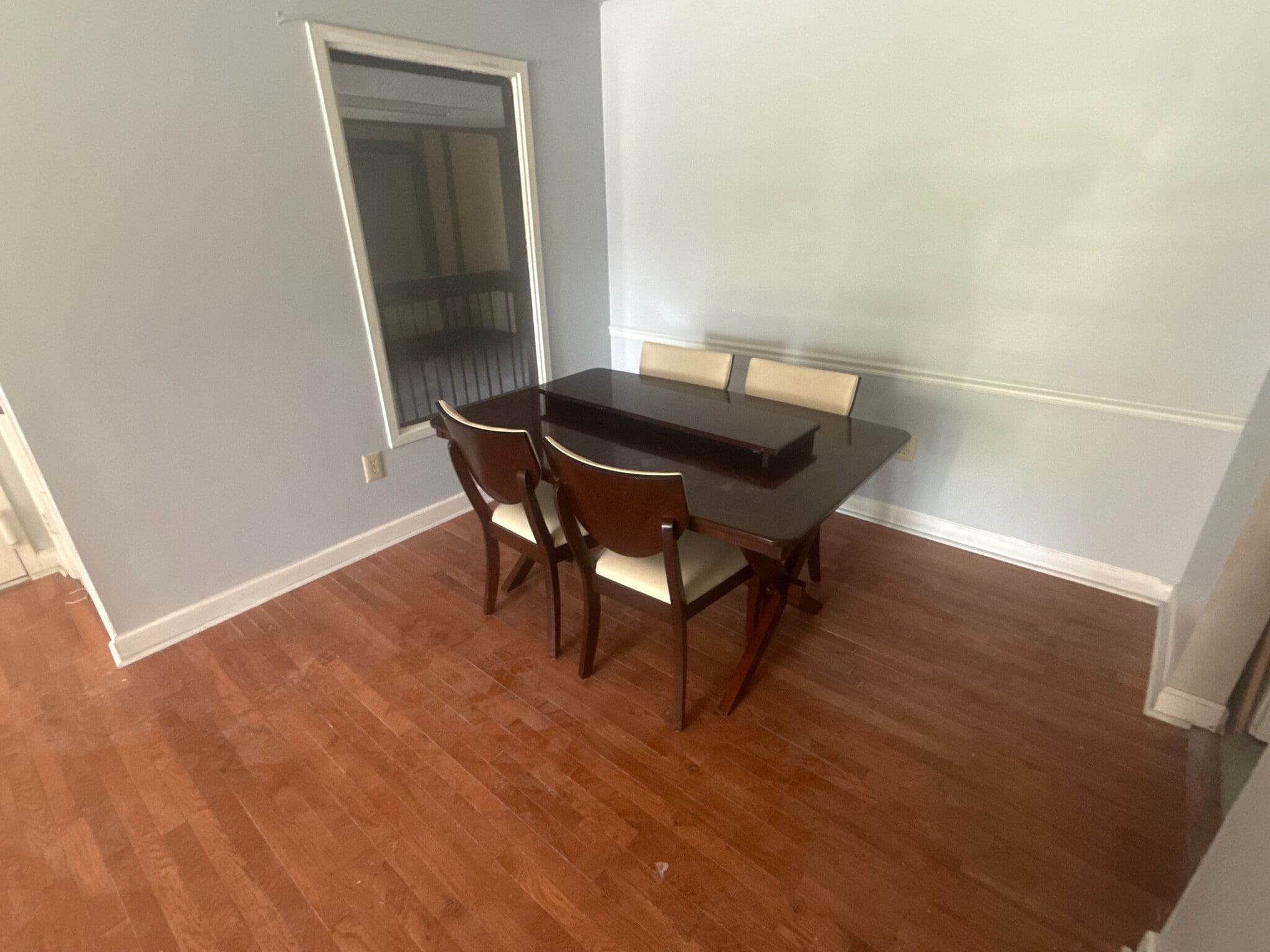 Building Photo - Room in Apartment on N Hamilton St