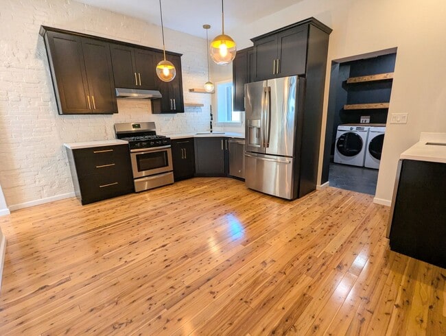 Building Photo - Modern 2 Bedroom 1.5 Bathroom Home (Lawrenceville)